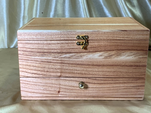 PJBDT 22008-L3172 Premium XL Jewellery Box with Drawer AND Tray - Silky Oak Timber