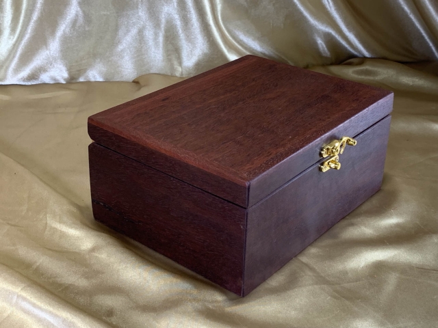 PJBT 2603T7-L8029 - Premium Hand Made Australian Wooden Jewellery Box with Removable Tray
