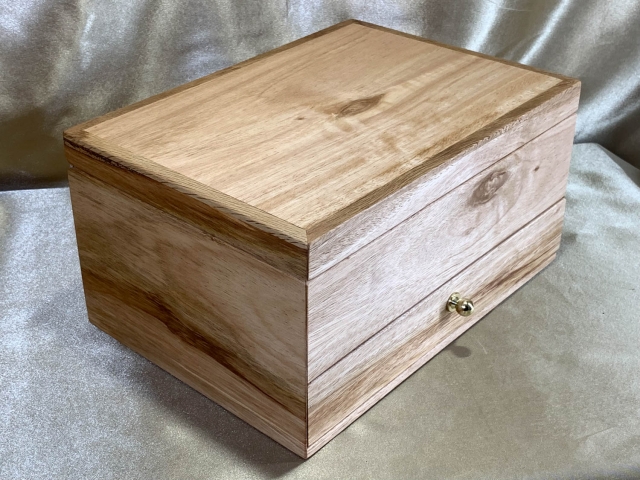 LEDDT 260901-L1175 - Limited Edition Jewellery Box with Drawer AND Tray - Australian Yellow Tingle