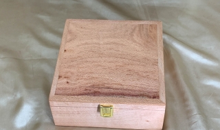 PJBT 220011-L5248 Premium Silky Oak Jewellery Box with removable tray SOLD