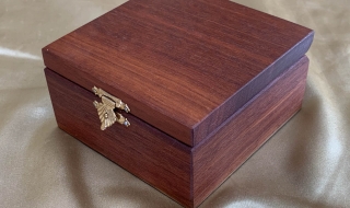 PSTRB 22013-L6435 - Small Wooden Trinket Box with Burgundy lining -Western  Australian Jarrah