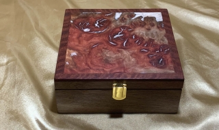 LEDRKB 25008-L4153 - Small Limited Edition Wooden Jewellery Box with Resin Filled Jarrah Burl Lid